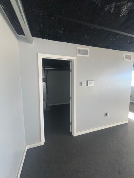 More Photos Of 1041 E 8th St, Jacksonville Storefront Retail Office For Sale