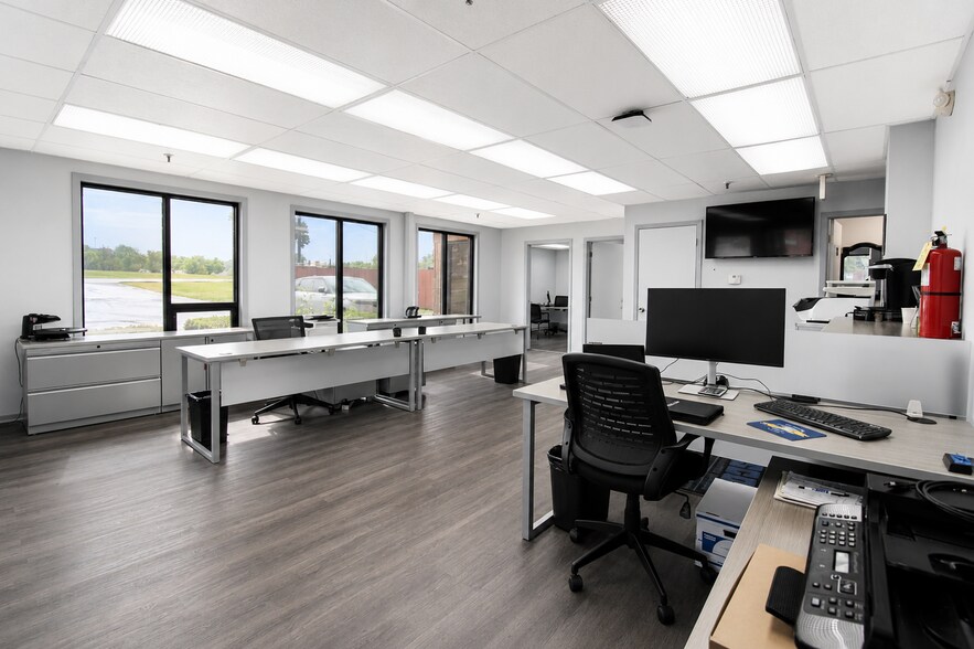 More Photos Of 1145 N Old Rand Rd, Wauconda Manufacturing For Lease