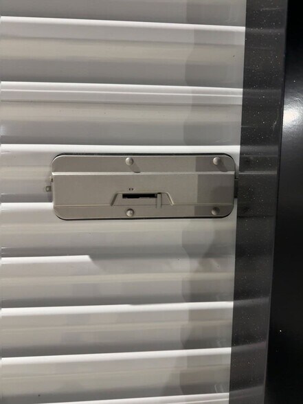 More Photos Of 1308 Adair Ct SW, Cedar Rapids Self Storage For Sale