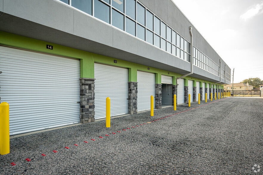 More Photos Of 15500 Voss Rd, Sugar Land Unknown For Sale