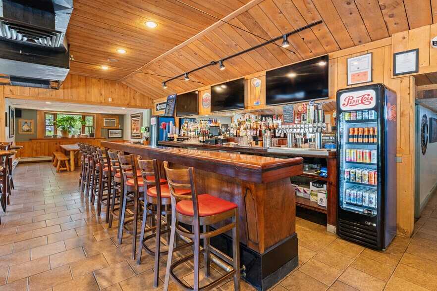 More Photos Of 2582 State Highway 7, Bainbridge Restaurant For Sale