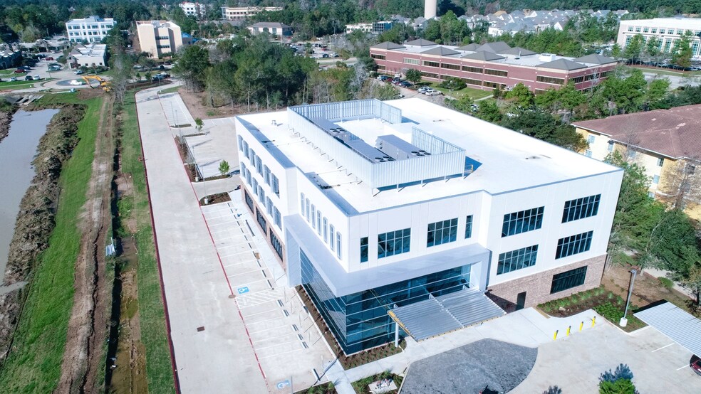 More Photos Of 18354 I-45 South, Shenandoah Medical For Lease