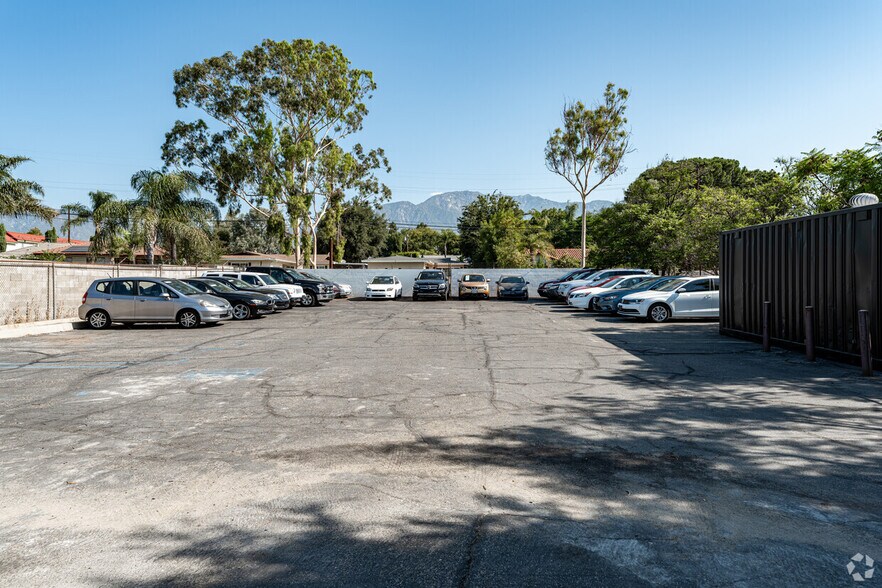 More Photos Of 1215 E Foothill Blvd, Upland Storefront Retail Office For Lease