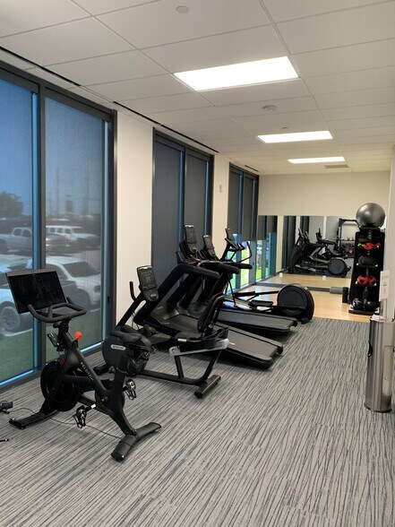 More Photos Of 7330 San Pedro Ave, San Antonio Office For Lease