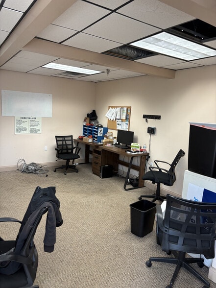 More Photos Of 2109 Parkway Dr, Saint Peters Industrial For Lease