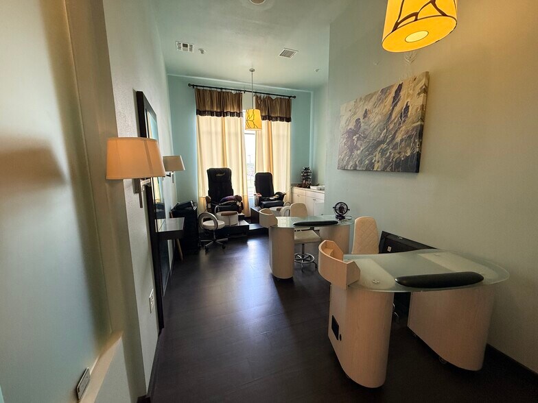 More Photos Of 2140 W Grande Blvd, Tyler Medical For Lease