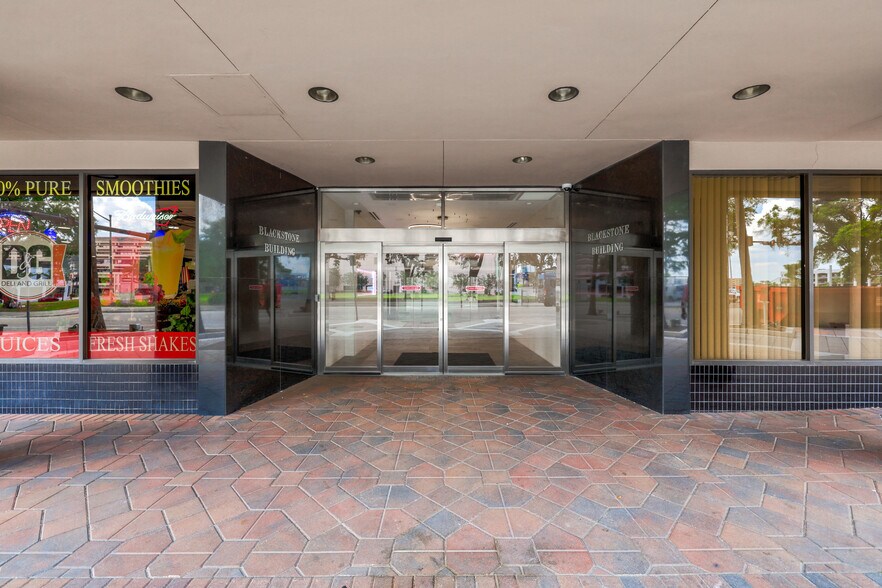 More Photos Of 233 E Bay St, Jacksonville Office For Sale