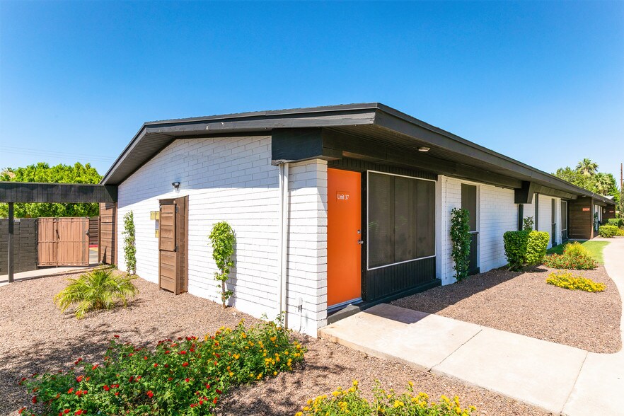 More Photos Of 2620 N 40th St, Phoenix Apartments For Sale