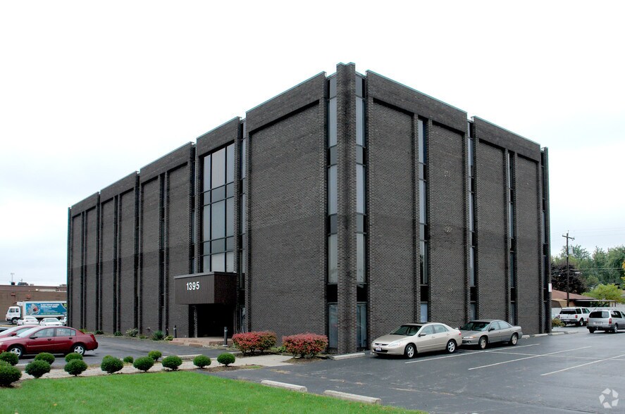 More Photos Of 1395 E Dublin Granville Rd, Columbus Office For Lease