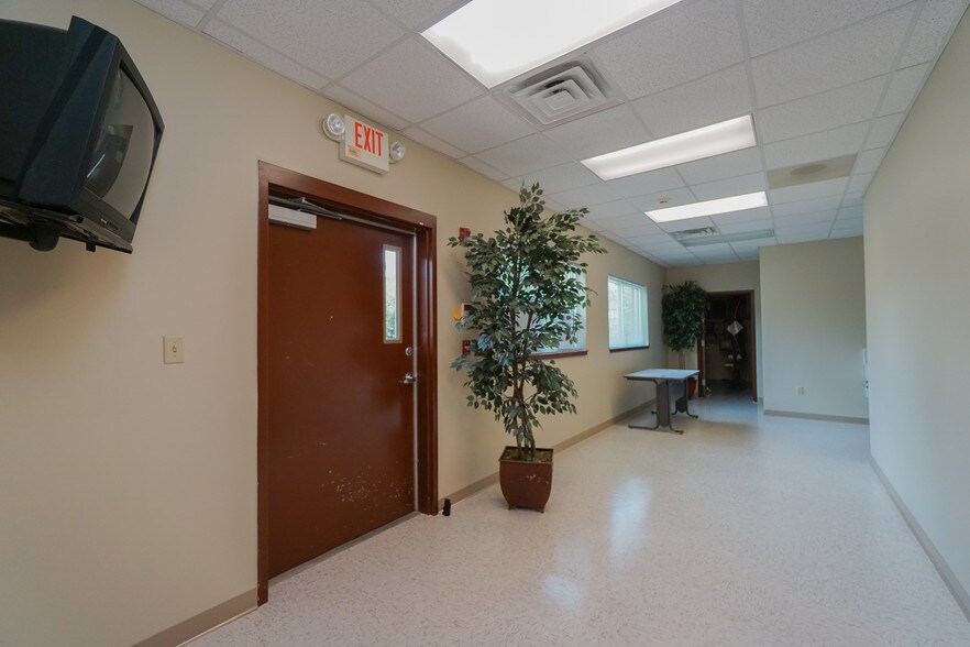 More Photos Of 100 Perpetual Sq, Anderson Medical For Lease