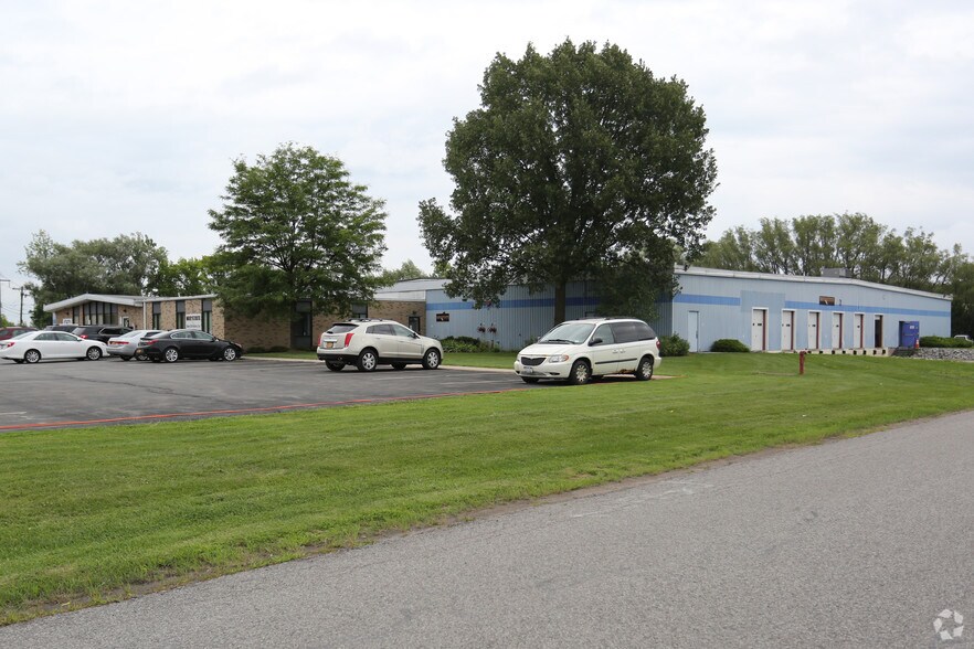 More Photos Of 350 Commerce Dr, Rochester Warehouse For Lease
