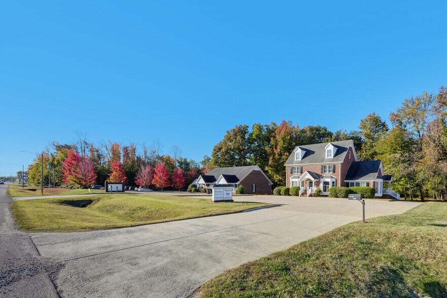 More Photos Of 1311 Freeway Dr, Reidsville Office For Lease