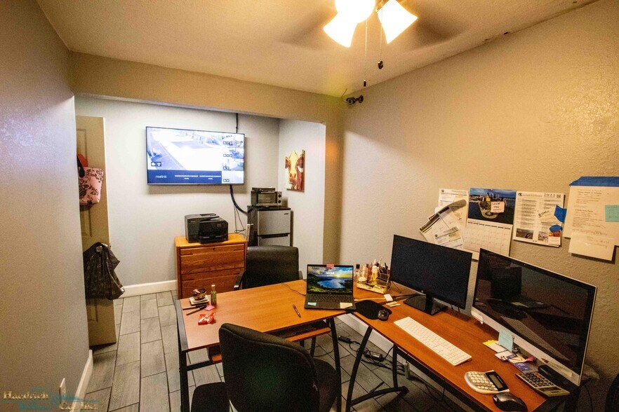 More Photos Of 312 Main St, Red Bluff Carwash For Sale