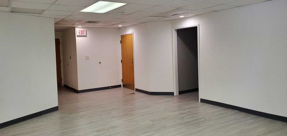 More Photos Of 8600 Sheridan Dr, Buffalo Office Residential For Lease
