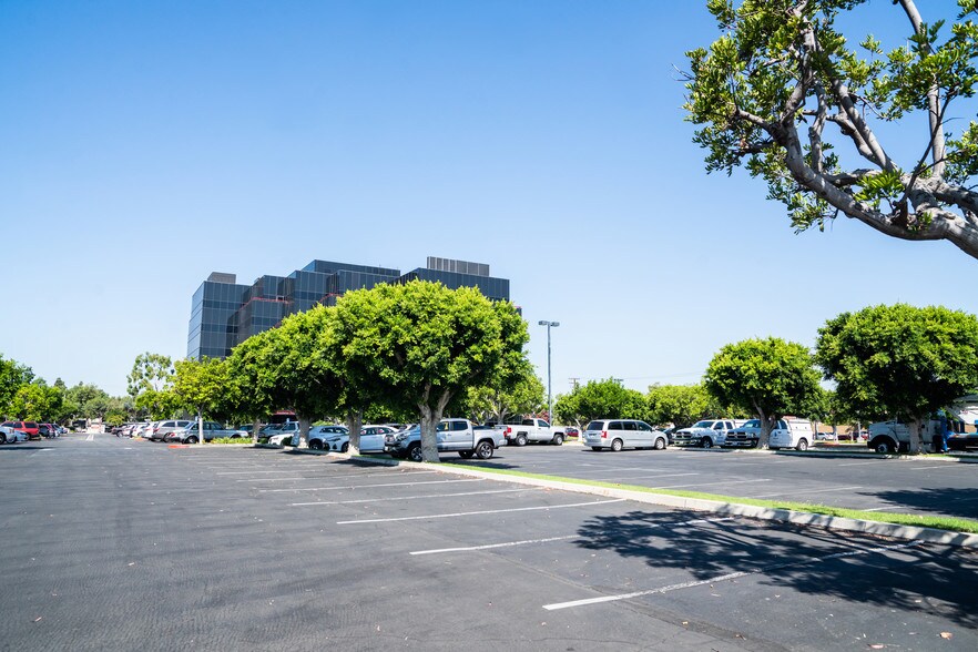 More Photos Of 1801 W Romneya Dr, Anaheim Office Residential For Lease