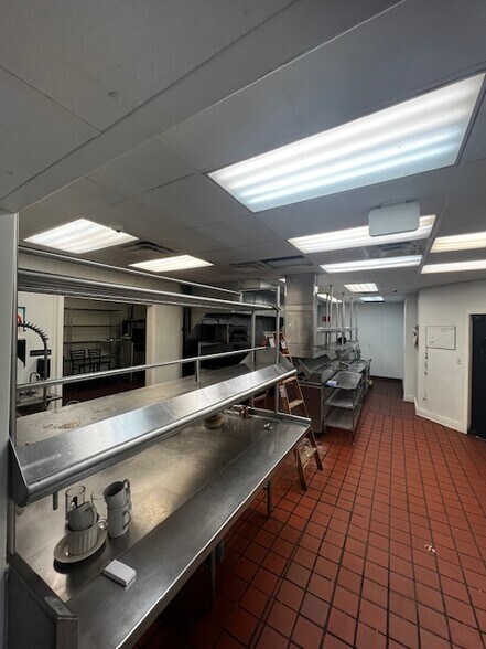 More Photos Of E Chestnut Hill & Marrows Rd, Newark Unknown For Lease