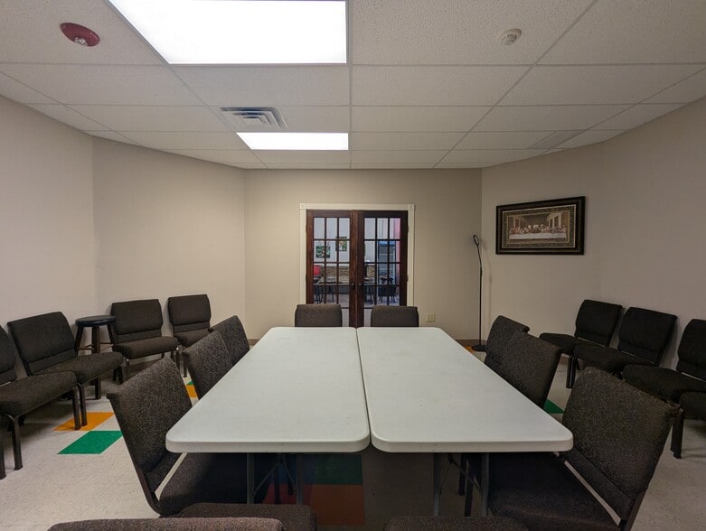 More Photos Of 5315 N Twin City Hwy, Nederland Warehouse For Sale