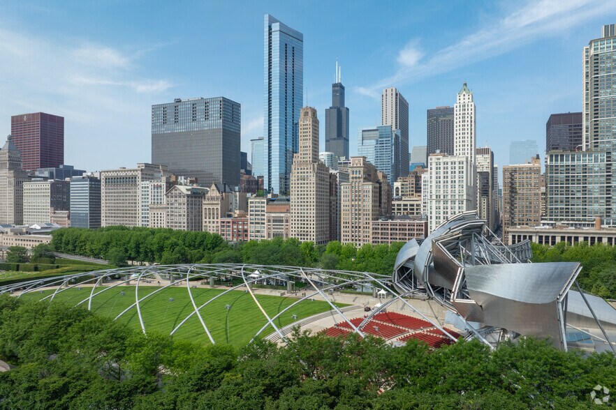 More Photos Of 8 S Michigan Ave, Chicago Office For Lease