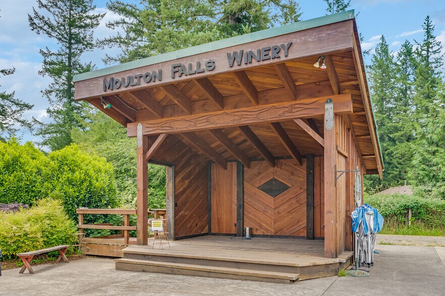 More Photos Of 31101 NE Railroad Ave, Yacolt Winery Vineyard For Sale