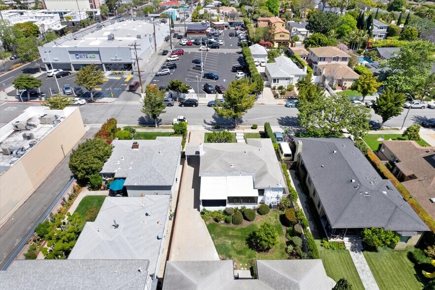 More Photos Of 2218 24th St, Santa Monica Apartments For Sale
