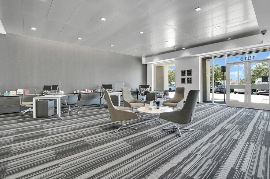 More Photos Of 1815-1823 E Commercial Blvd, Fort Lauderdale Storefront For Sale