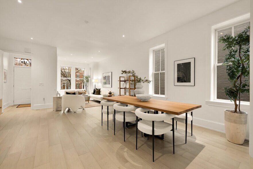 More Photos Of 329 8th St NE, Washington Office For Sale