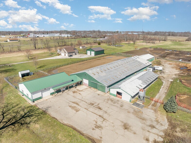 More Photos Of 7195 Singer Rd, Dayton Horse Stables For Sale
