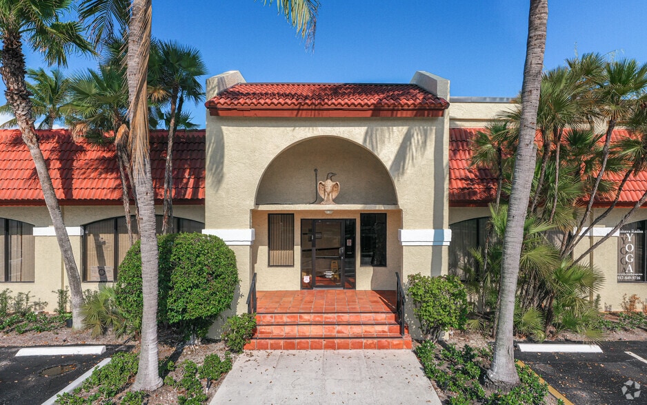 More Photos Of 1700 N Dixie Hwy, Boca Raton Office For Lease