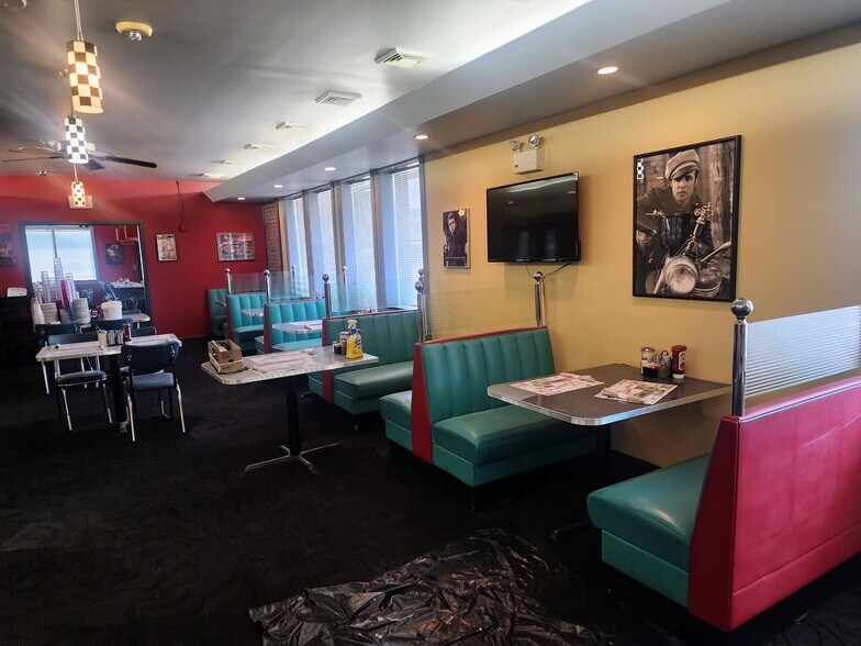 More Photos Of 8451 Ocean Gtwy, Easton Restaurant For Sale