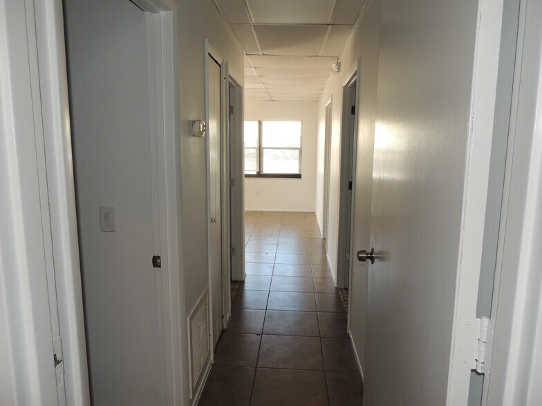 More Photos Of 2311 Whitfield Industrial Way, Sarasota Warehouse For Sale