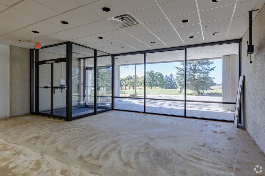 More Photos Of 8200 Ridgefield Rd, Crystal Lake Manufacturing For Sale