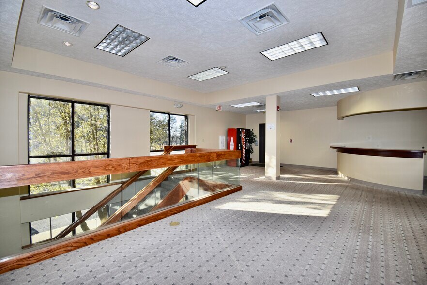 More Photos Of 37 Sandstone Cir, Jackson Office For Sale