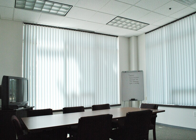 More Photos Of 35 Cabot Rd, Woburn Research And Development For Lease