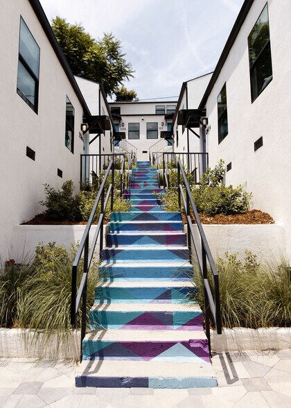 Primary Photo Of 1236 W Sunset Blvd, Los Angeles Apartments For Sale