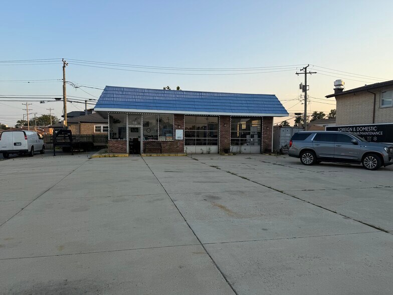 More Photos Of 6401-6407 W 63rd St, Chicago Auto Repair For Lease