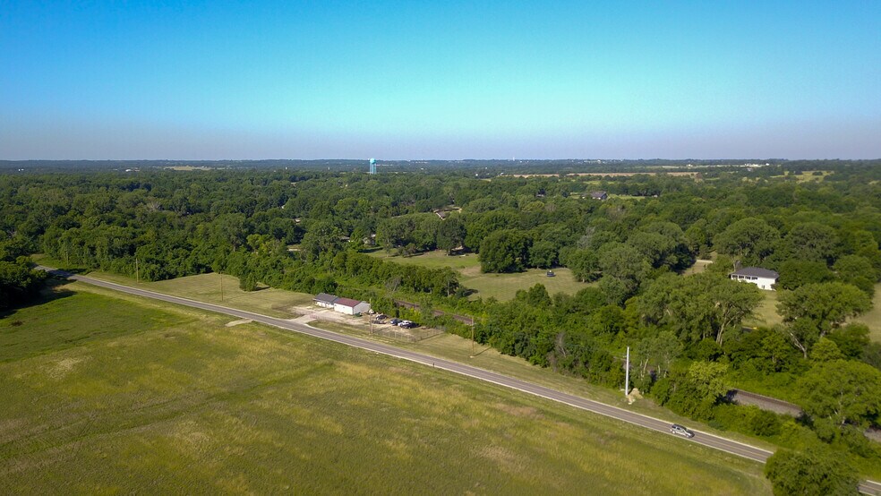 More Photos Of 25300 S State Route D, Cleveland Auto Repair For Lease