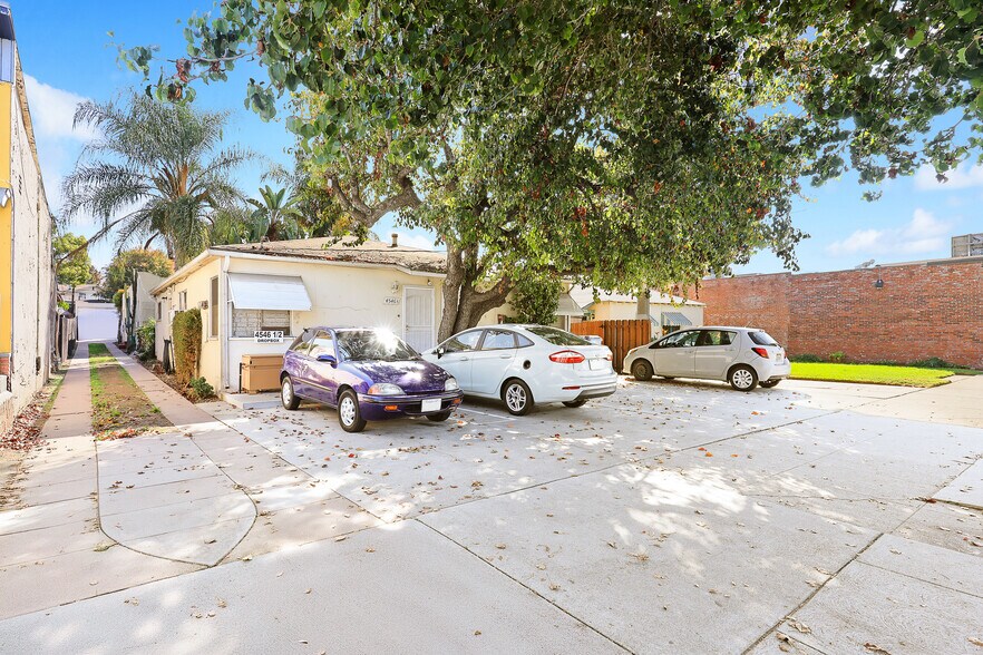 More Photos Of 4546 Eagle Rock Blvd, Los Angeles Apartments For Sale