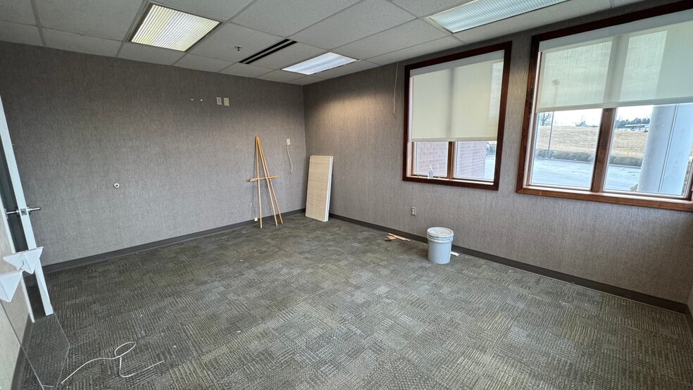 More Photos Of 2925 William Penn Hwy, Easton Office For Lease