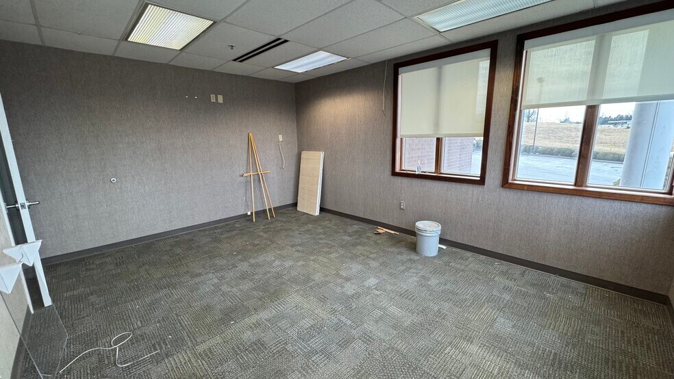 More Photos Of 2925 William Penn Hwy, Easton Office For Lease