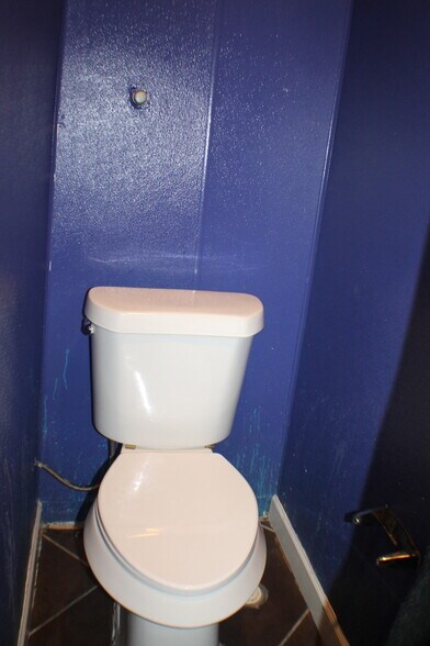 More Photos Of 3907 1/2 Canal St, Houston Bar For Lease