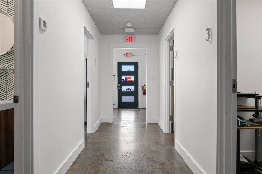 More Photos Of 525 Cherokee Blvd, Chattanooga Office For Lease