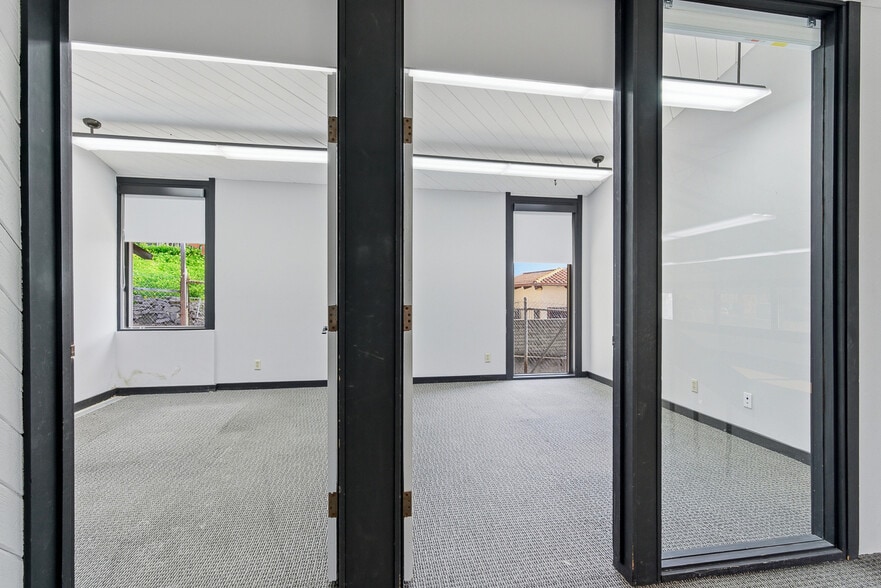 More Photos Of 2943-2947 Foothill Blvd, La Crescenta Medical For Lease