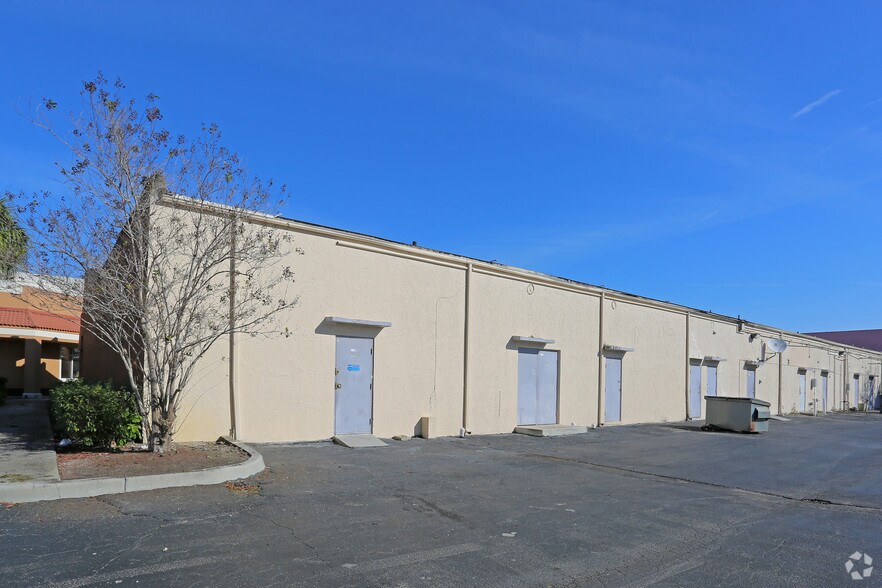 More Photos Of 7306-7336 Lake Worth Rd, Lake Worth Unknown For Lease