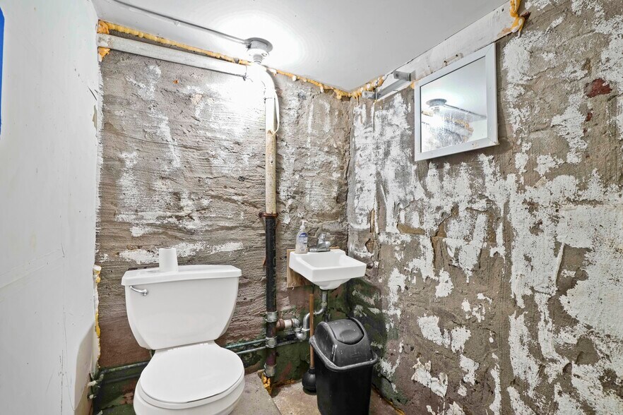 More Photos Of 296 Grand St, Brooklyn Apartments For Sale