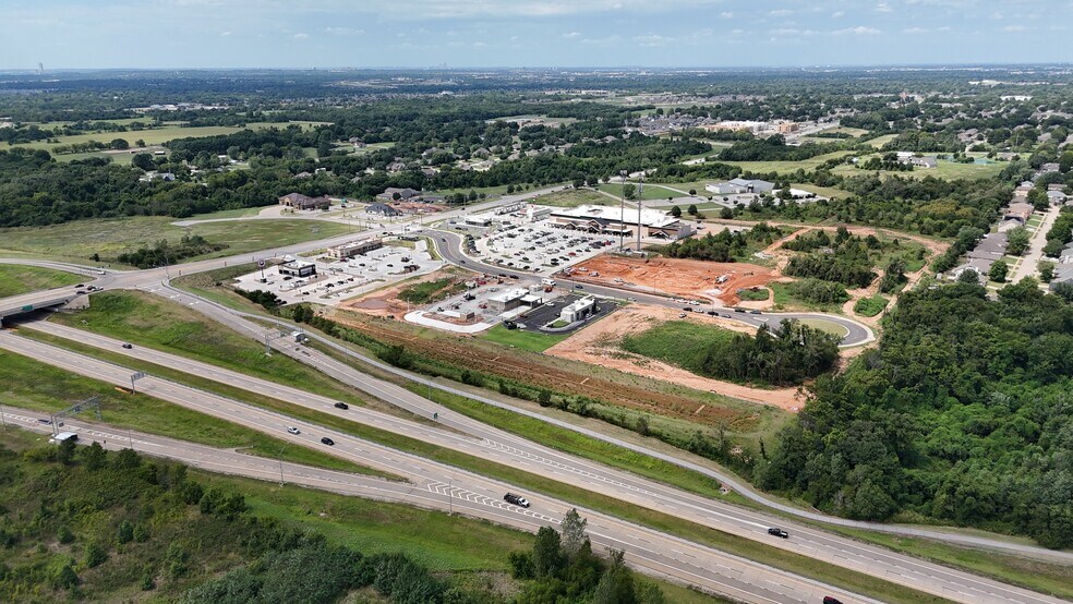 More Photos Of 5200 S Aspen Ave, Broken Arrow Storefront For Lease
