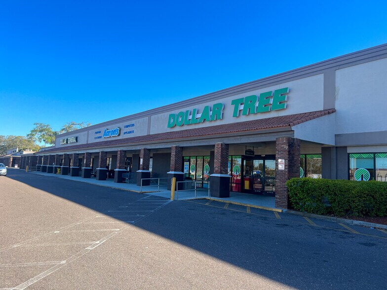More Photos Of 2402-2502 James L Redman Pky, Plant City Unknown For Lease