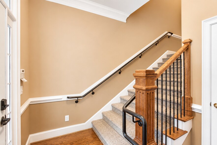 More Photos Of 3535 Roswell Rd, Marietta Office Residential For Lease