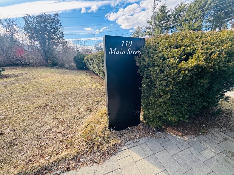 More Photos Of 110 Main St, Kingston Office For Sale