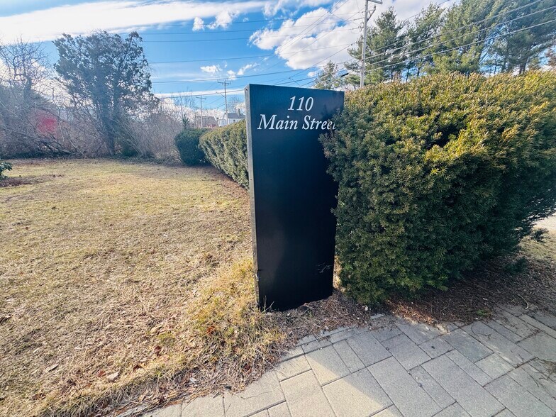 More Photos Of 110 Main St, Kingston Office For Sale
