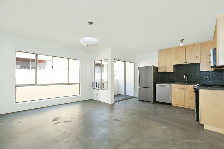 More Photos Of 146 N Vendome St, Los Angeles Apartments For Sale